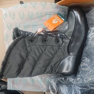 Sports Fur Lined Waterproof Insulated Boots NWT